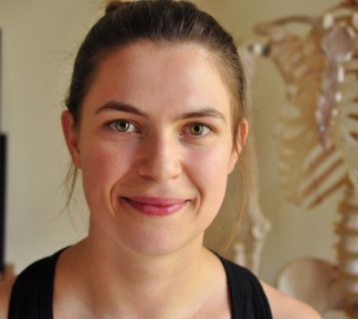 Eleni Vosniadou Consciência Corporal para Músicos Eleni Vosniadou, criadora do curso Consciência Corporal para Músicos